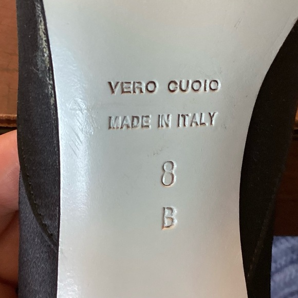 🛍️ SALE! SOMETHING BLEU Sz 8B Black Satin pumps - Picture 7 of 7